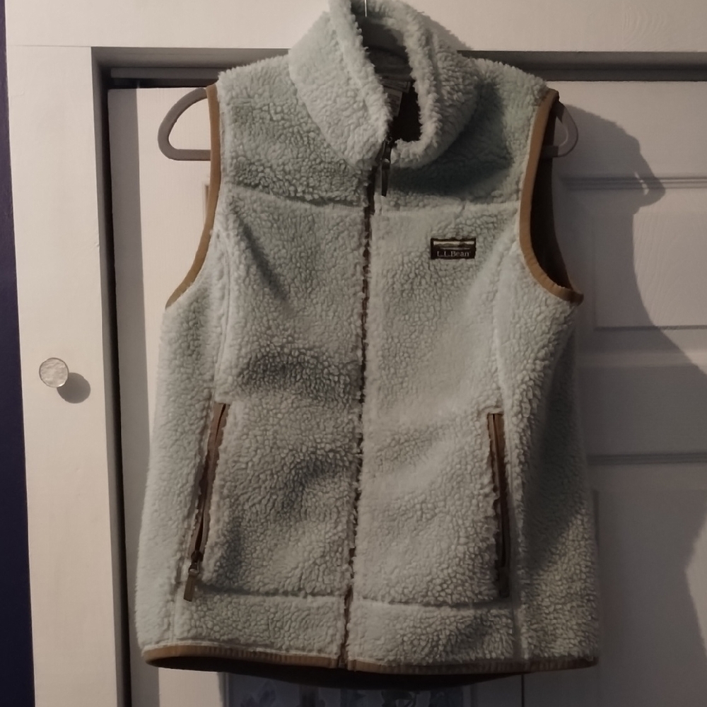 LL Bean Women's Sherpa Fleece Vest with Zipper